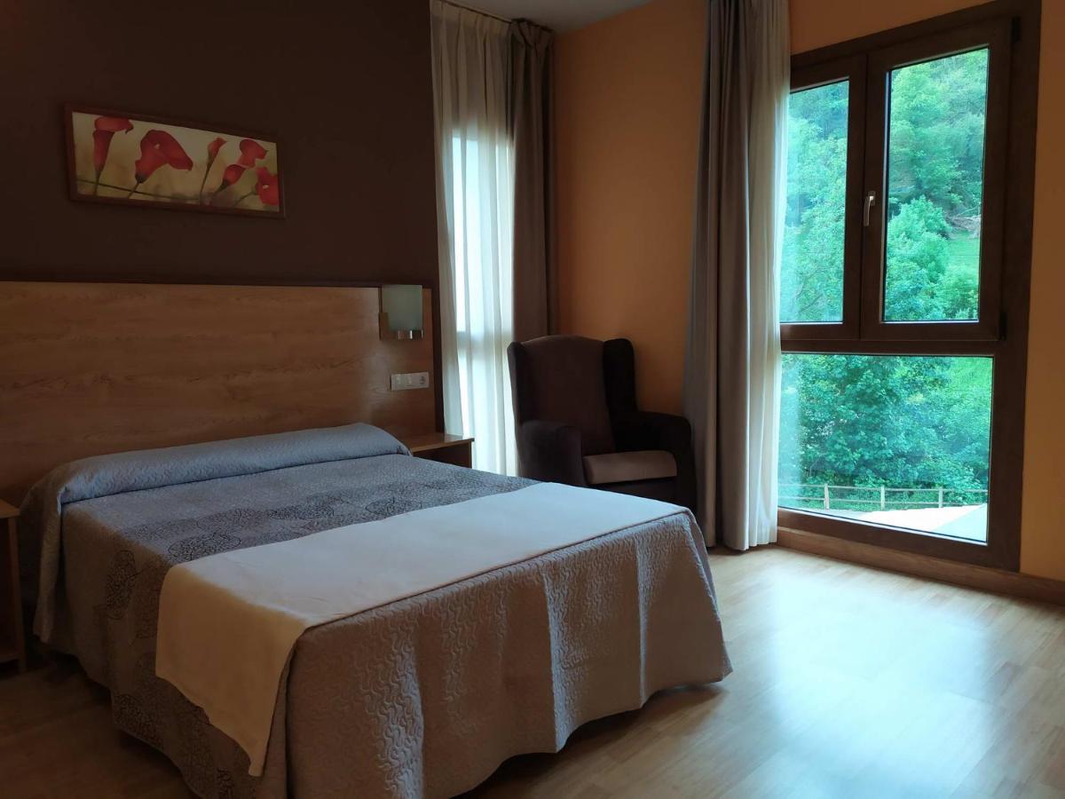 Hotel Santa Cristina 波拉·德莱纳 外观 照片
