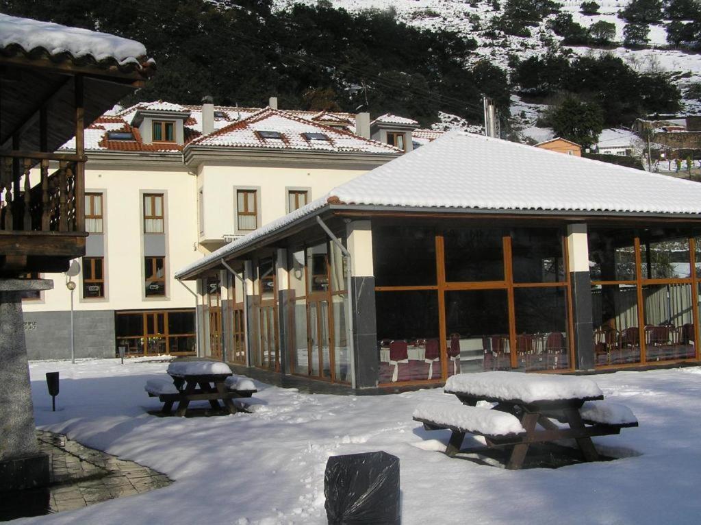 Hotel Santa Cristina 波拉·德莱纳 外观 照片