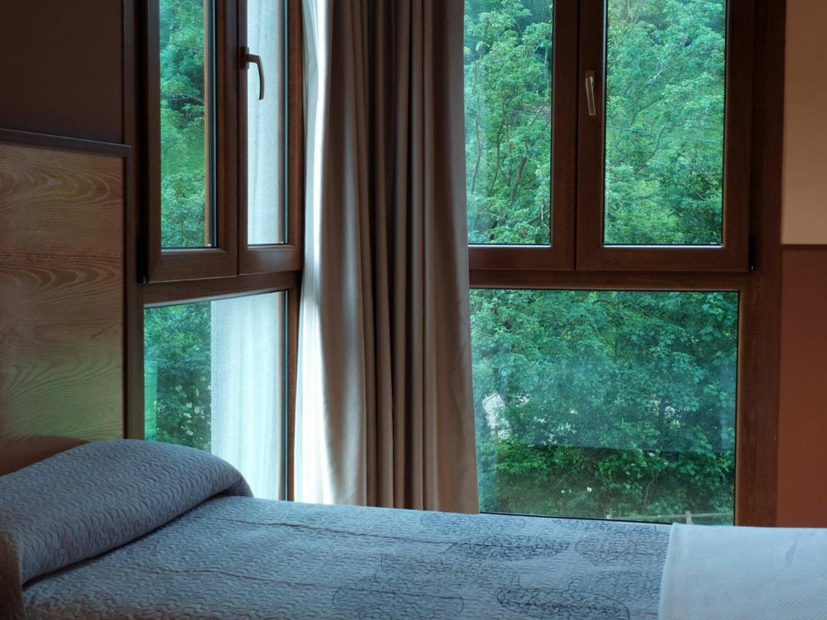 Hotel Santa Cristina 波拉·德莱纳 外观 照片