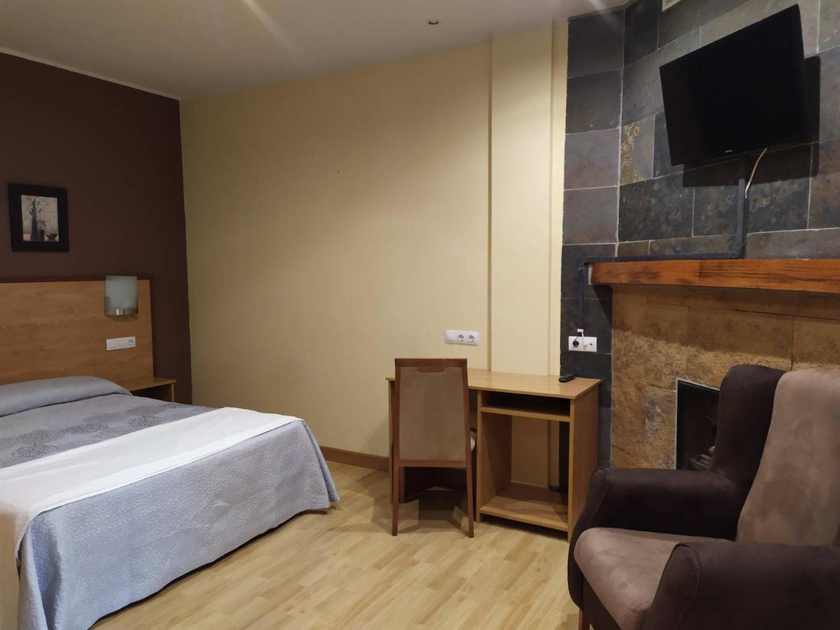 Hotel Santa Cristina 波拉·德莱纳 外观 照片