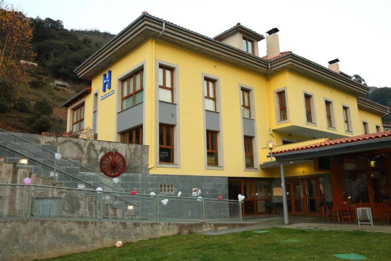 Hotel Santa Cristina 波拉·德莱纳 外观 照片