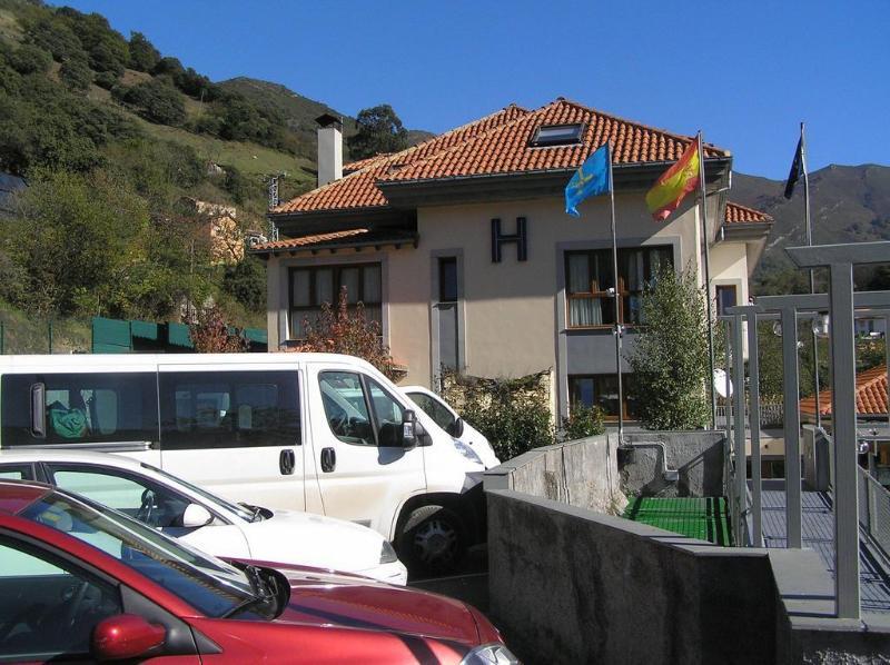Hotel Santa Cristina 波拉·德莱纳 外观 照片